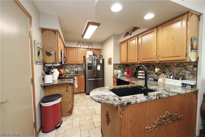 Property Photo: 861 Westland Drive OH 44256