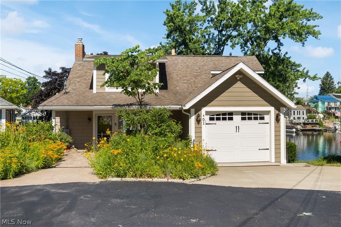 Property Photo: 462 Fan Drive OH 44319
