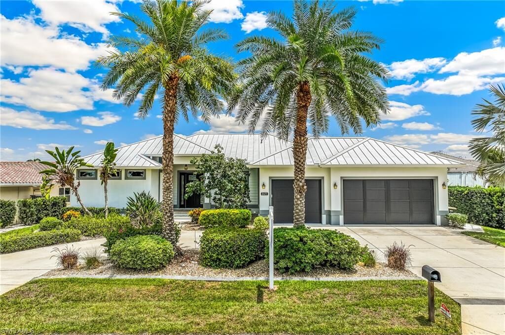 Property Photo:  2477 Sierra Ln  FL 33950 
