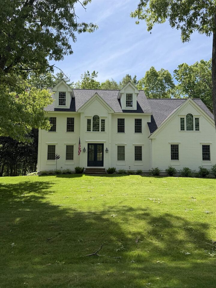 Property Photo:  8 Eagle Court  NH 03840 