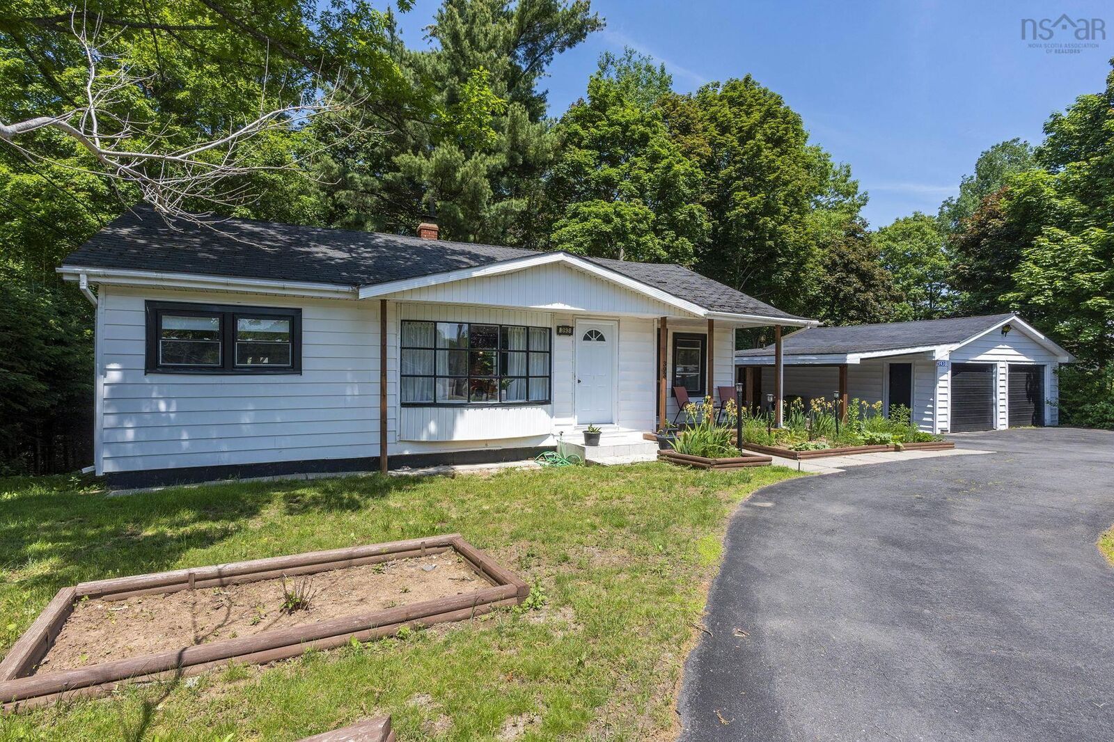 Property Photo:  393 Park Street  NS B4N 1M5 