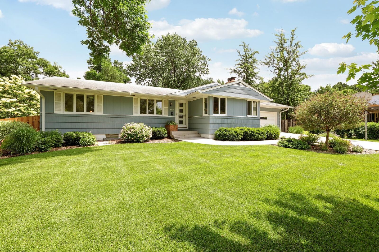 Property Photo:  4105 Monterey Avenue  MN 55416 