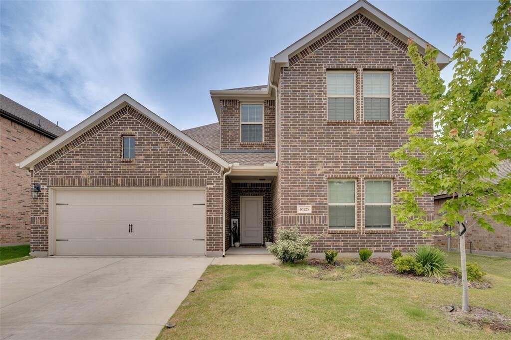 Property Photo: 10125 Kayak Street TX 76227