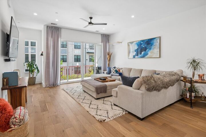 Property Photo: 236 Melba Street 103 TX 75208