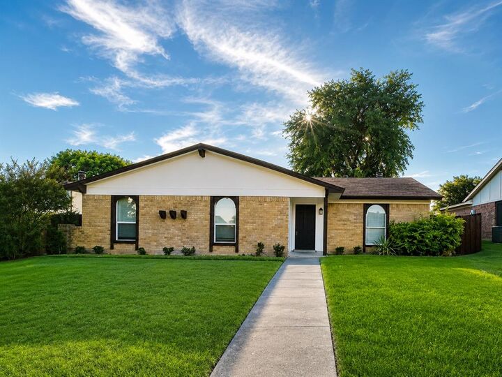 Property Photo:  1037 Nancy Lane  TX 75134 