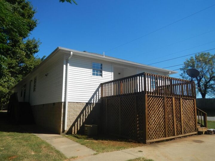 Property Photo: 800 N Williams Street AR 72110