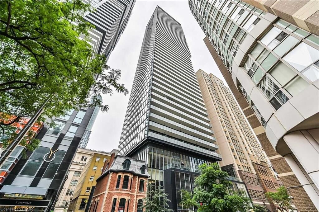 Property Photo: 15 Grenville Street 4109 ON M4Y 0B9
