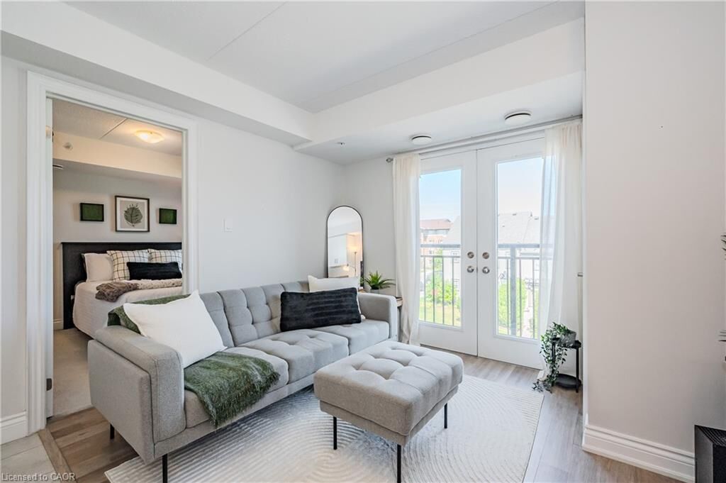 Property Photo:  64 Frederick Drive 304  ON N1L 0K7 