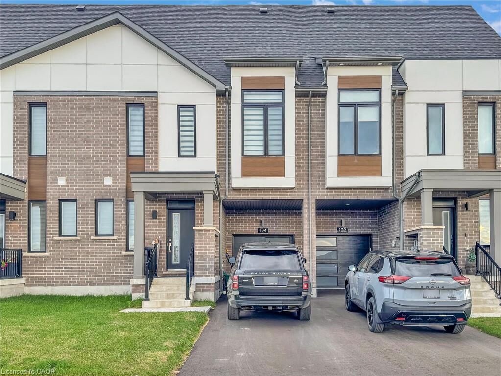 Property Photo:  104 Settlers Road E  ON L6H 7W5 
