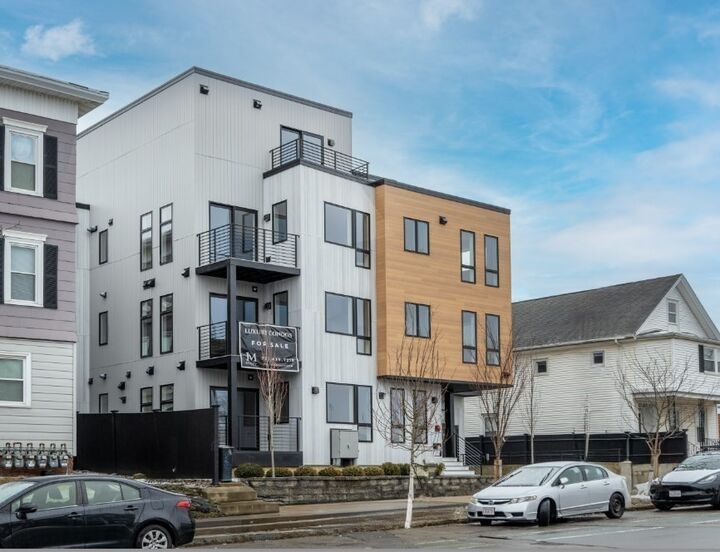 Property Photo:  595 Broadway 302  MA 02145 