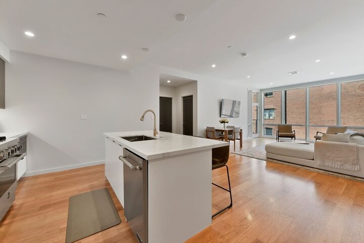Property Photo: 531-533 E 2nd St 201 MA 02127