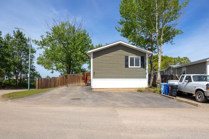 292 Greenwich Lane — photo 1