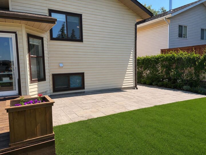 Property Photo: 7818 Mission Heights Drive AB T8W 1Y2
