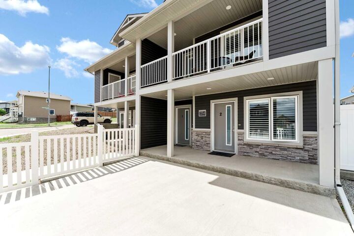 Property Photo:  354 Ranchlands Boulevard NE  AB T1C 0G8 