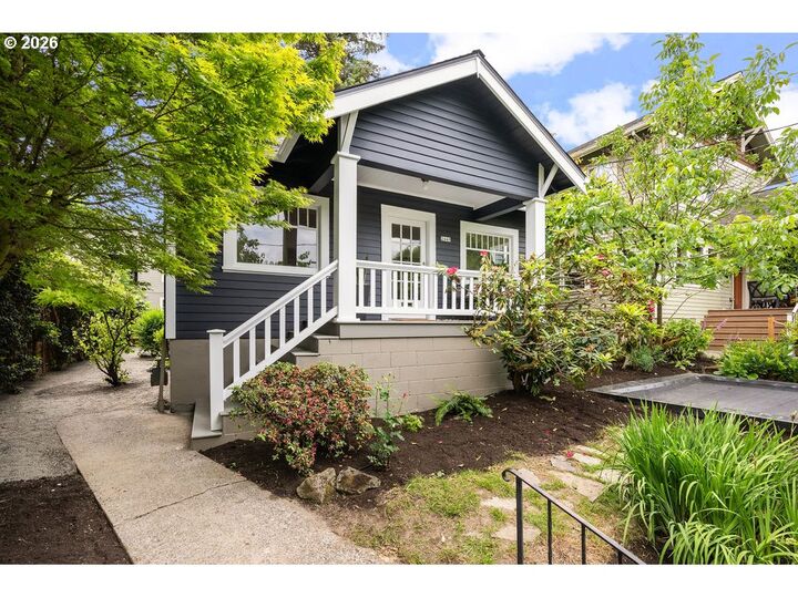 Property Photo:  2440 NW Raleigh St  OR 97210 