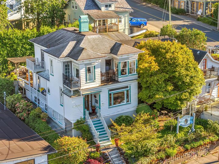 Property Photo: 847 Exchange St OR 97103