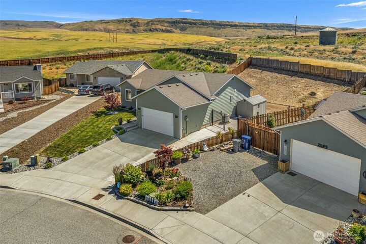 Property Photo:  2691  Semolina Loop  WA 98802 