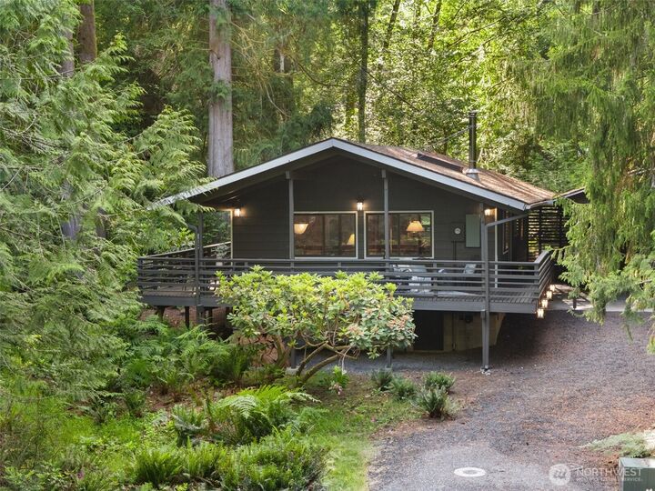 Property Photo:  151 E Nantucket Road  WA 98584 