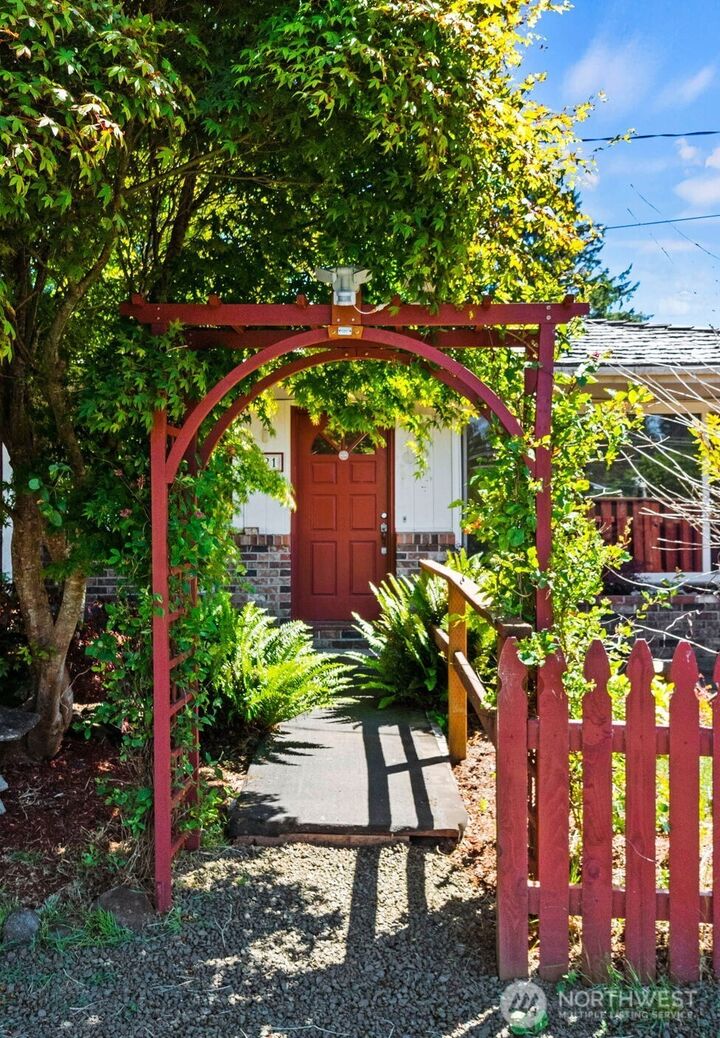 Property Photo: 221 W Hunley WA 98595