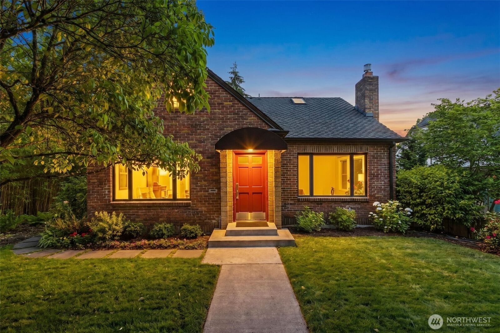 Property Photo:  3033  45th Avenue SW  WA 98116 