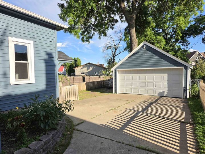 Property Photo: 1341 W 2nd Street WI 54914