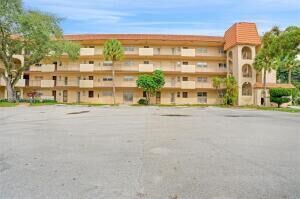Property Photo: 6200 S Falls Cir Drive 310 FL 33319