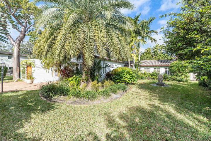 Property Photo:  1615 SE 4th Street  FL 33301 