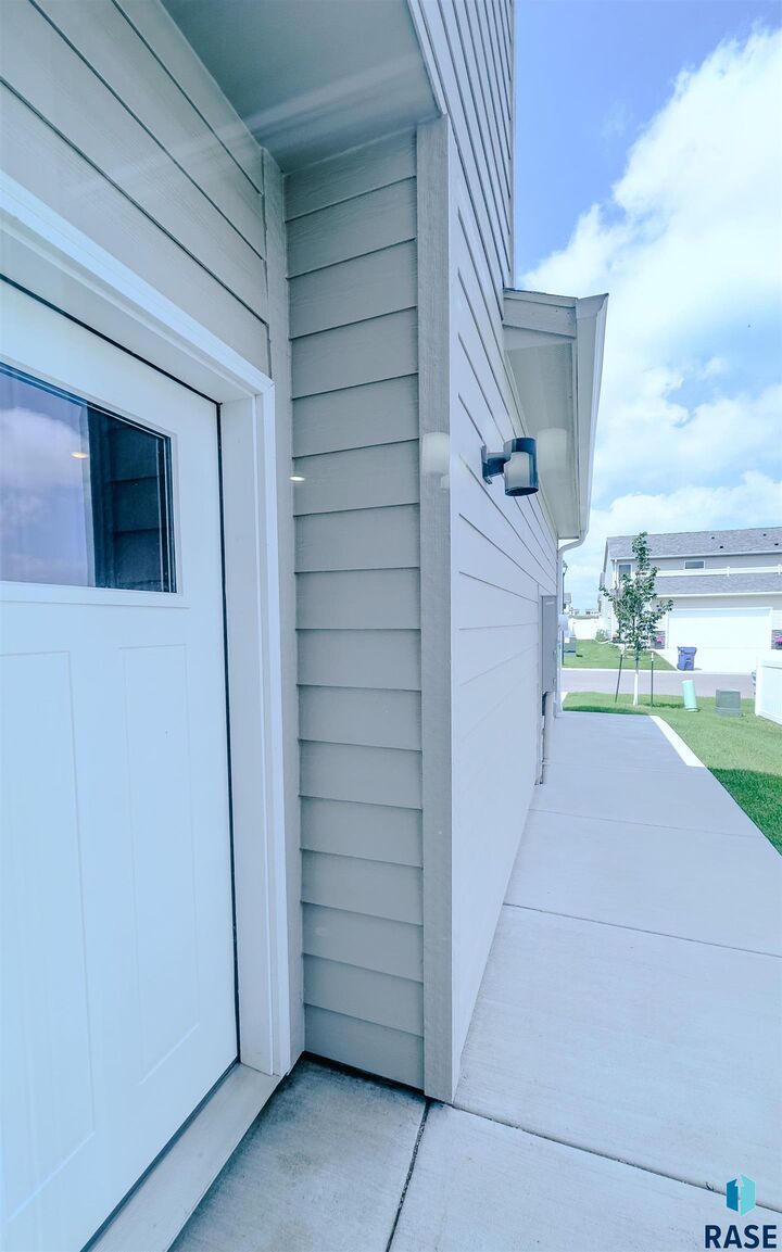 Property Photo: 3500 S Chalice Pl SD 57106