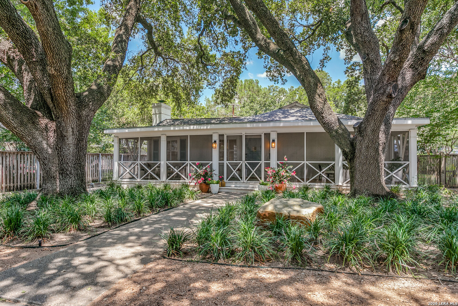 Property Photo:  317 Arcadia Pl  TX 78209 