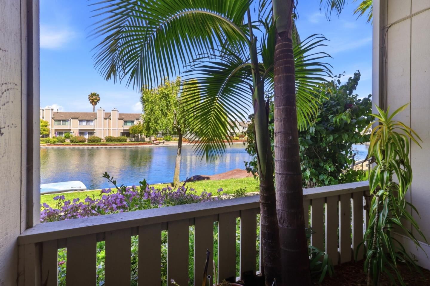 Property Photo: 837 Juno Lane CA 94404