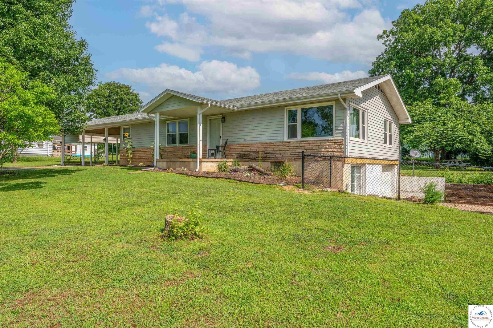 Property Photo:  1090 Sycamore  MO 65355 