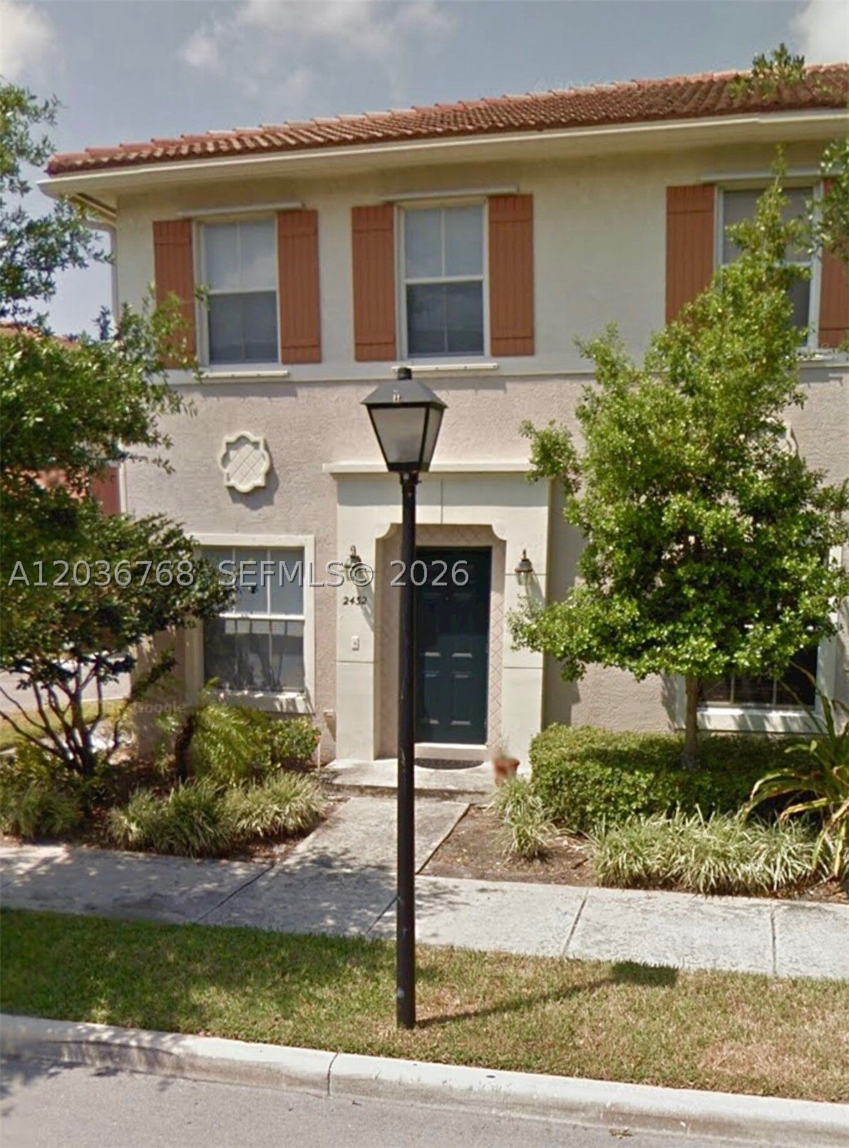 Property Photo: 2432 SW 99th Way FL 33025