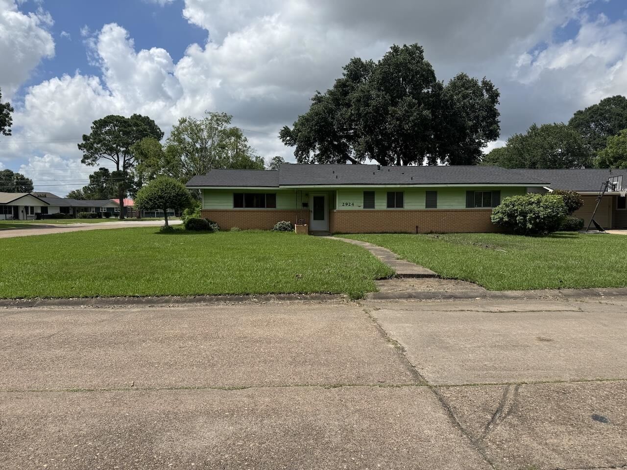 Property Photo: 2924 W Boston Dr TX 77627
