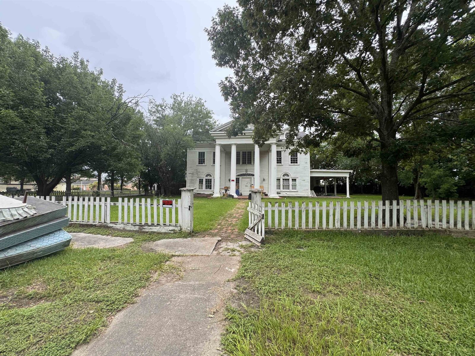 Property Photo:  1792 Broadway  TX 77701 