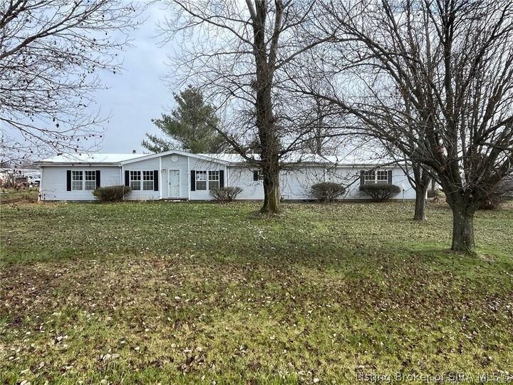 Property Photo: 1011 S Shook Street IN 47037