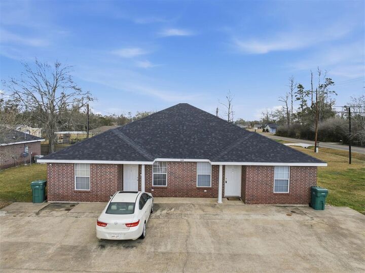 Property Photo: 589 N Perkins Ferry Road N B LA 70611