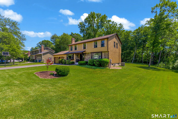 Property Photo: 86 Carriage Way CT 06095