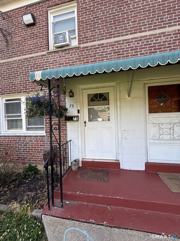 Property Photo:  Court A Bdlg 19 Unit 73 Court  CT 06610 