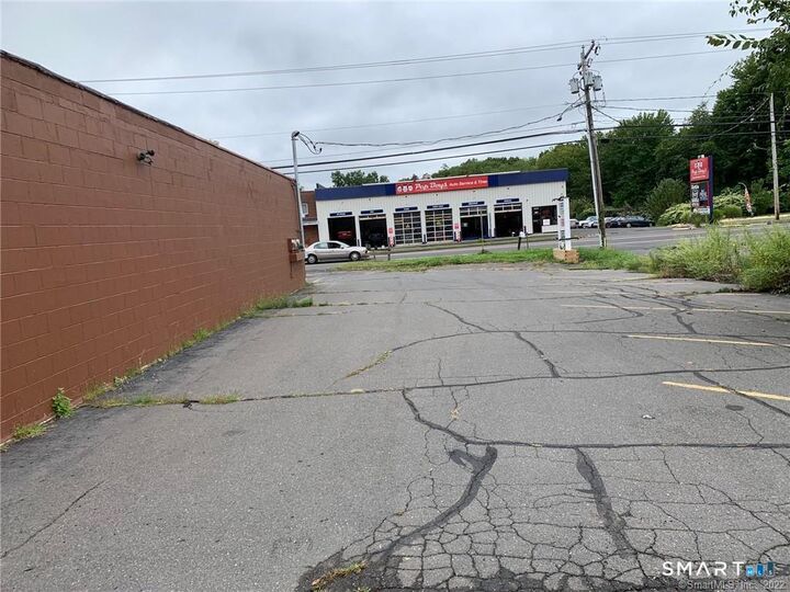 Property Photo:  1232 Queen Street  CT 06489 