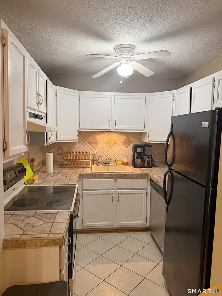 Property Photo: 206 Woodland Drive 206 CT 06416