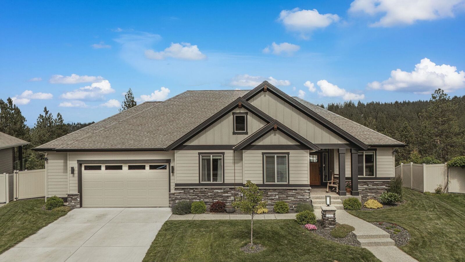 Property Photo: 11315 E Flagstone Ln WA 99206
