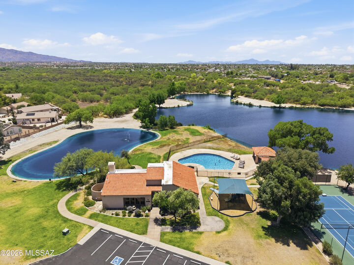 Property Photo: 9796 E Rock Ridge Court AZ 85749