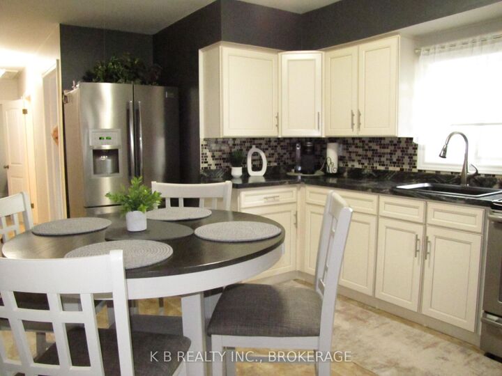 Property Photo:  581 Division Street  ON K7K 4B7 