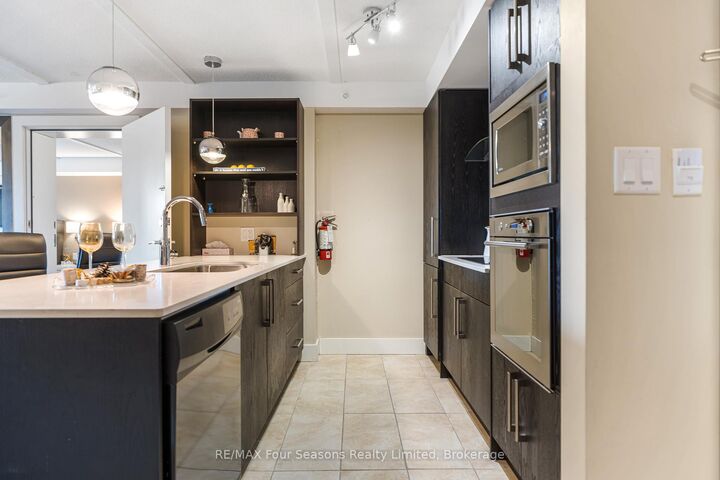 9 Harbour Street E 5109/5111 — photo 1