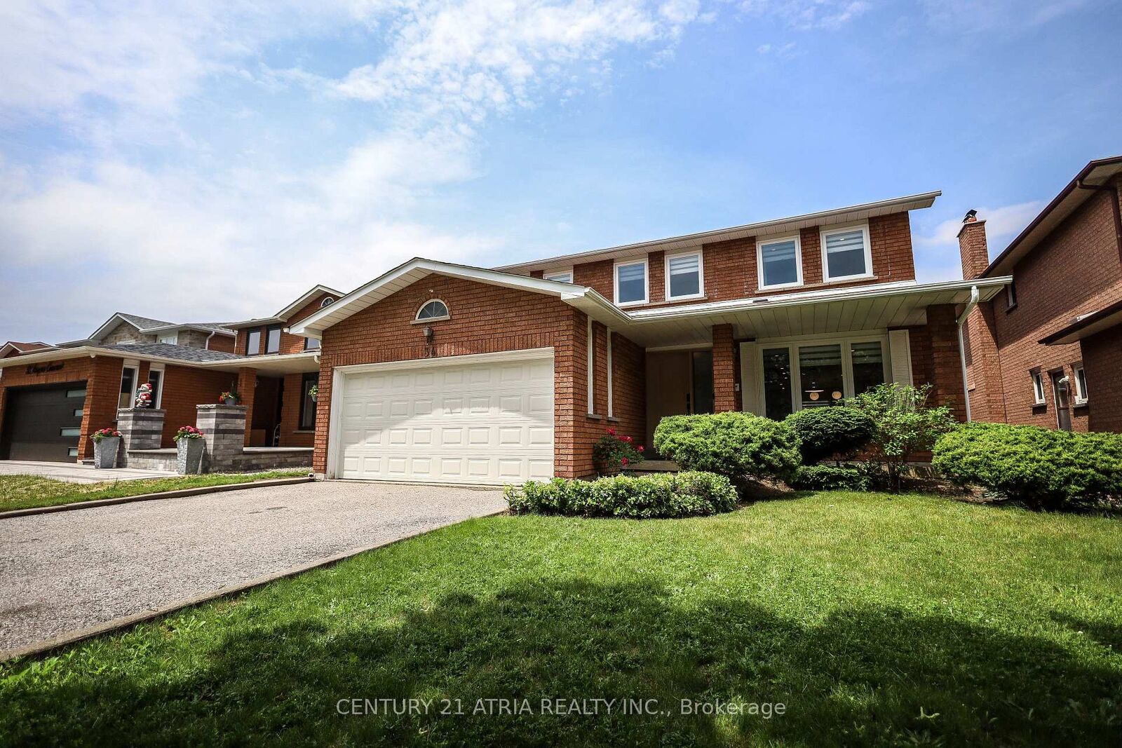 Property Photo: 34 Raynes Crescent ON M1V 3V7