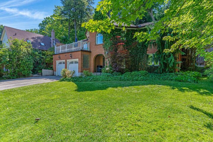 Property Photo: 37 Yellow Birch Drive ON N2N 2M1