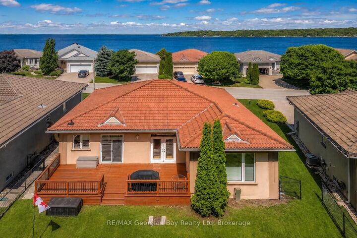 Property Photo:  502 Aberdeen Boulevard  ON L4R 5L9 