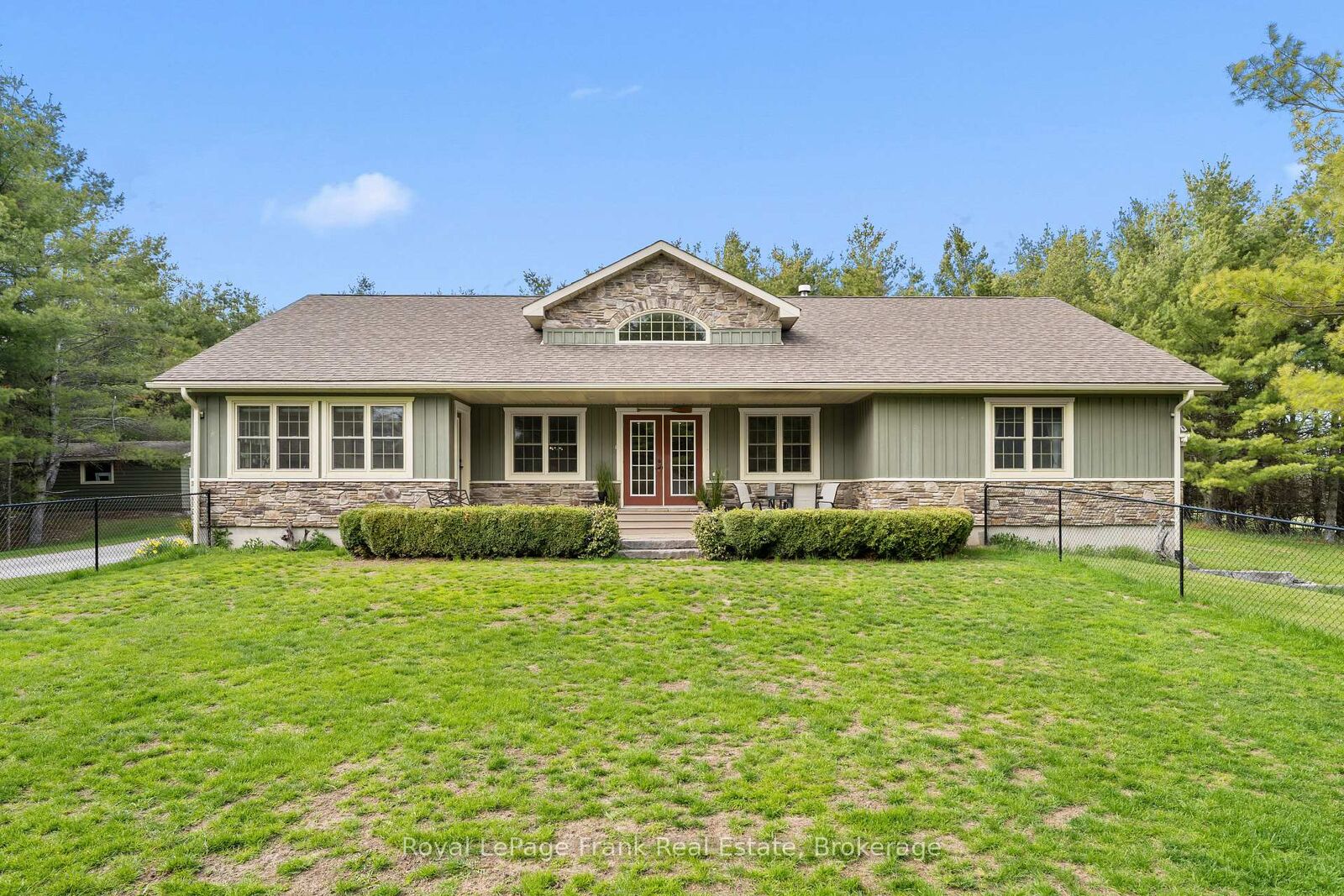 Property Photo: 382 Lakehurst Circle Road ON K0L 1J0