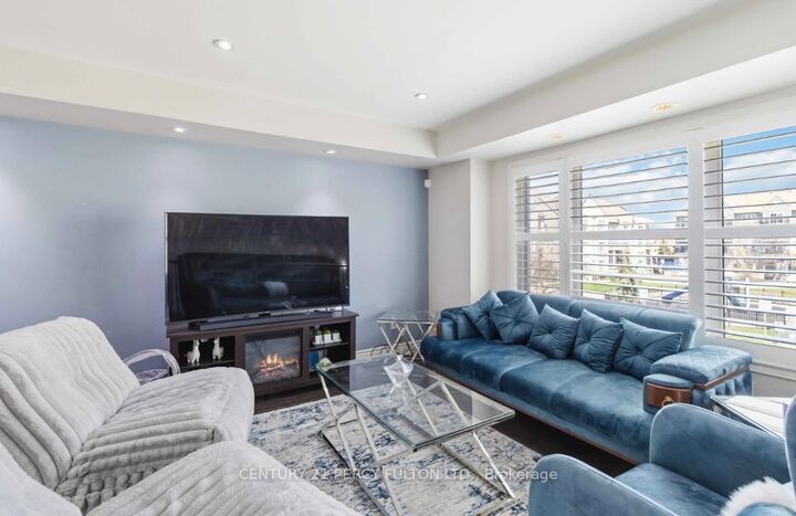 Property Photo: 3050 Erin Centre Boulevard 67 ON L5M 0P5