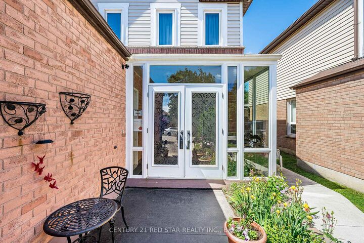 Property Photo: 52 Newdale Place ON L6S 5Z3